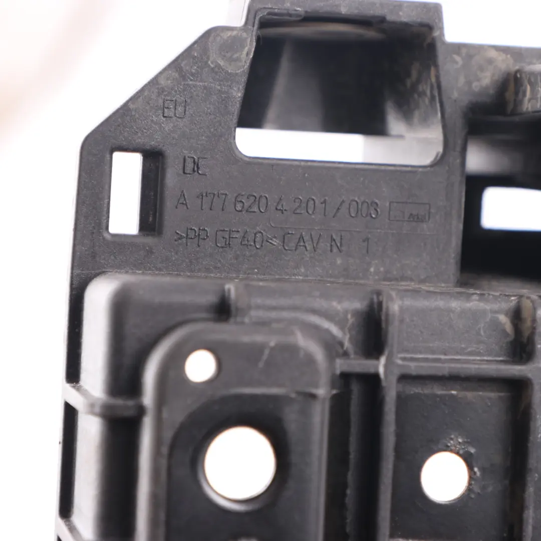 Boîtier Batterie Couvercle Garniture pour Mercedes C118 W177 W247 à propos du numéro de pièce A1776204201 Mercedes C118 W177 W247 Boîtier Batterie Couvercle Garniture - SKU A1776204201 - Numéro de pièce A1776204201