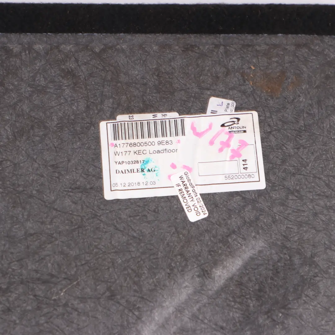 Mercedes W177 Alfombra panel embellecedor carga trasera suelo negro - SKU A1776800500 - Número de pieza A1776800500