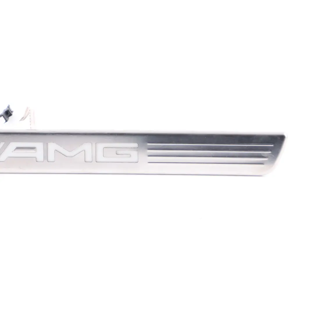 Plaque de seuil avant gauche droite pour Mercedes W177 AMG à propos du numéro de pièce A1776801105 Mercedes W177 AMG Plaque de seuil avant gauche droite - SKU A1776801105 - Numéro de pièce A1776801105