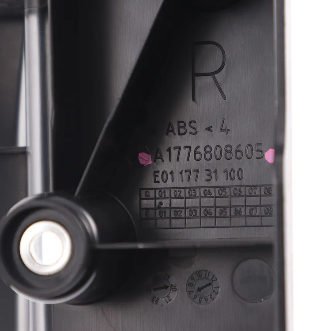 Piso del maletero Compartimento derecho Soporte para Mercedes W177 con número de pieza A1776808605 Mercedes W177 Piso del maletero Compartimento derecho Soporte - SKU A1776808605 - Número de pieza A1776808605