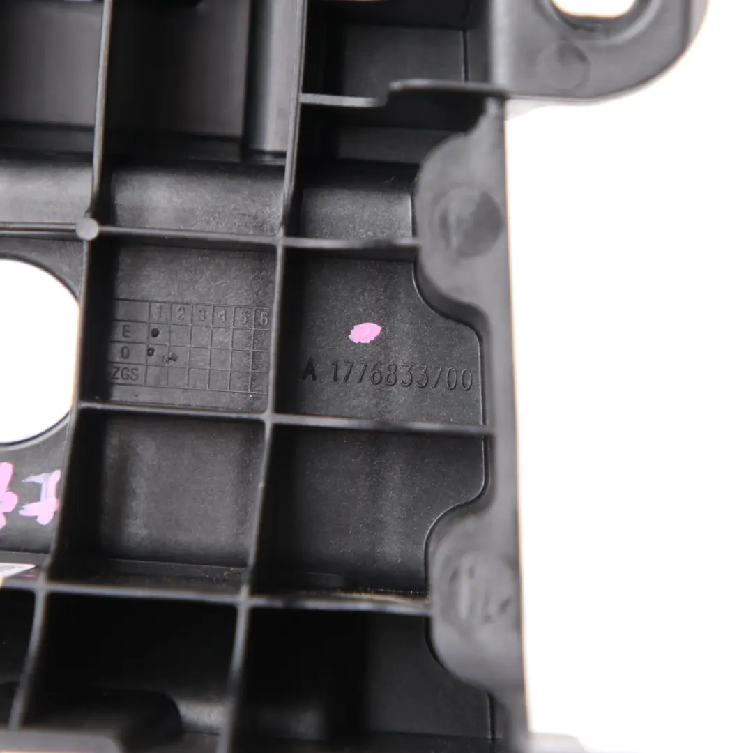 Mercedes W177 AMG cambio selettore supporto staffa trim - SKU A1776833700 - Numero di parte A1776833700