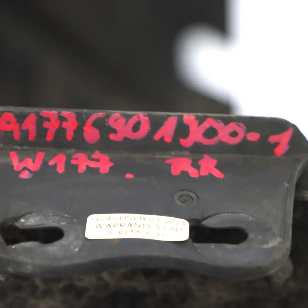 Tapa embellecedora del paso de rueda trasero derecho para Mercedes W177 con número de pieza A1776901900 Mercedes W177 Tapa embellecedora del paso de rueda trasero derecho - SKU A1776901900-1 - Número de pieza A1776901900