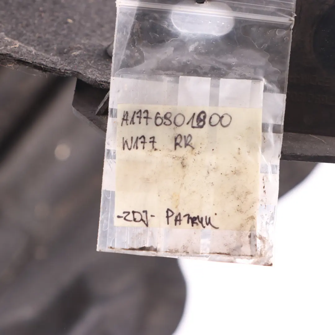 Tapa embellecedora del paso de rueda trasero derecho Mercedes W177 - SKU A1776901900 - Número de pieza A1776901600
