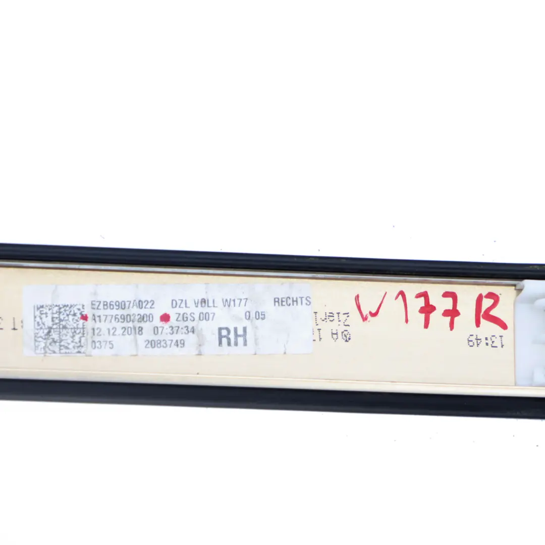 Mercedes W177 Bande de recouvrement de rail de toit droite apprêtée - SKU A1776903200 - Numéro de pièce A1776903200