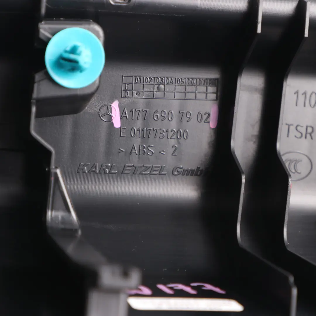 Carga Borde Maletero Equipaje Embellecedor Panel Negro A2466902641 para Mercedes W246 con número de pieza A1776907902 Mercedes W246 Carga Borde Maletero Equipaje Embellecedor Panel Negro A2466902641 - SKU A1776907902 - Número de pieza A1776907902