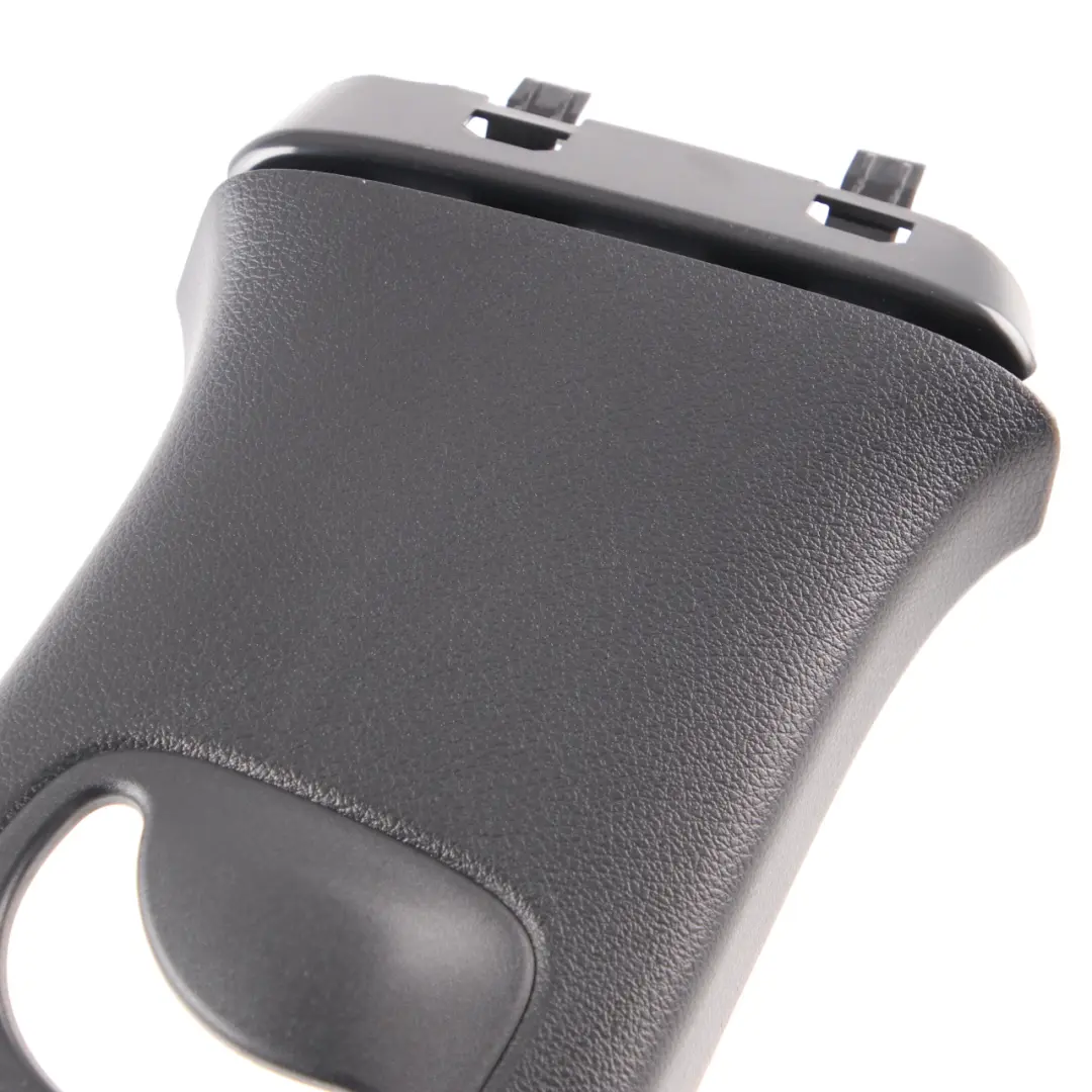 Garniture De Montant B Supérieure Noire Droite pour Mercedes V177 à propos du numéro de pièce A1776908602 Mercedes V177 Garniture De Montant B Supérieure Noire Droite - SKU A1776908602 - Numéro de pièce A1776908602