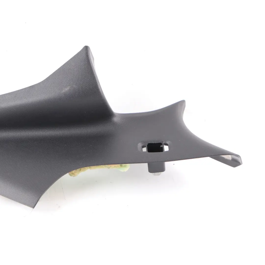 C-Tapa panel ajuste pilar trasero derecho Negro para Mercedes W177 con número de pieza A1776908902 Mercedes W177 C-Tapa panel ajuste pilar trasero derecho Negro - SKU A1776908902 - Número de pieza A1776908902