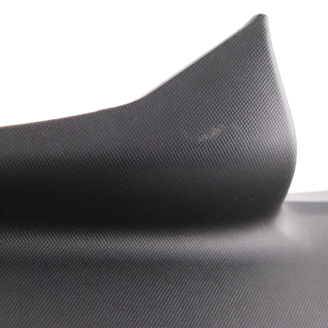 C-Pillar Pannello rivestimento posteriore destro Nero per Mercedes W177 con numero di parte A1776908902 Mercedes W177 C-Pillar Pannello rivestimento posteriore destro Nero - SKU A1776908902 - Numero di parte A1776908902