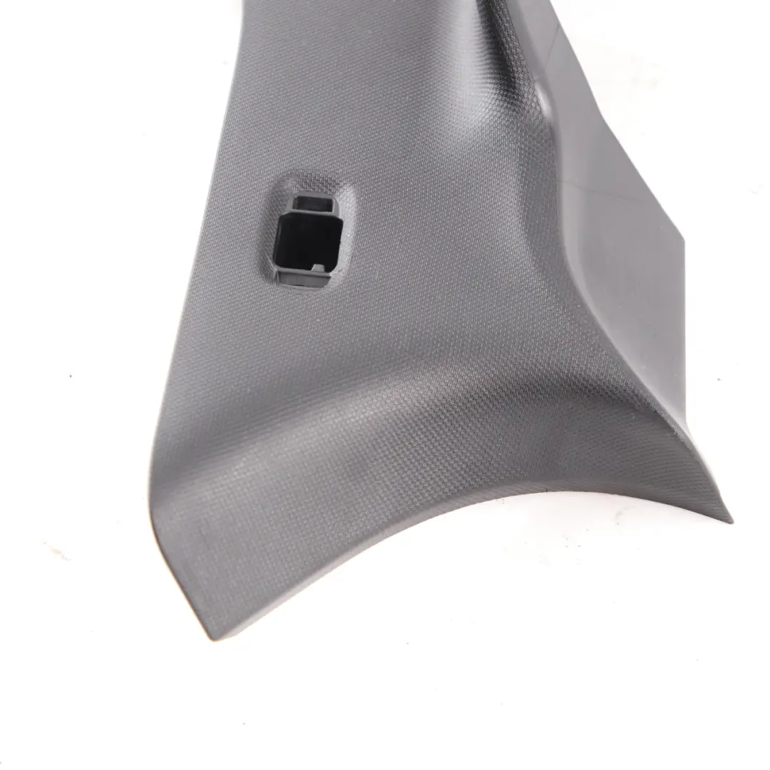 Osłona Boczek Zaślepka Słupka Prawy Tył do Mercedes W177 o numerze A1776908902 Mercedes W177 Osłona Boczek Zaślepka Słupka Prawy Tył - SKU A1776908902 - Numer Części A1776908902