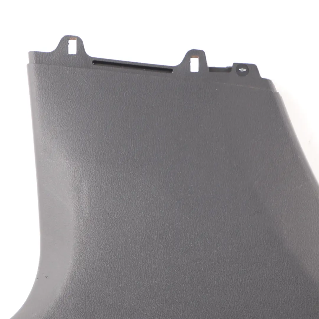 Embellecedor Pilar B Interior Panel Izquierdo Negro para Mercedes W177 con número de pieza A1776909701 Mercedes W177 Embellecedor Pilar B Interior Panel Izquierdo Negro - SKU A1776909701 - Número de pieza A1776909701