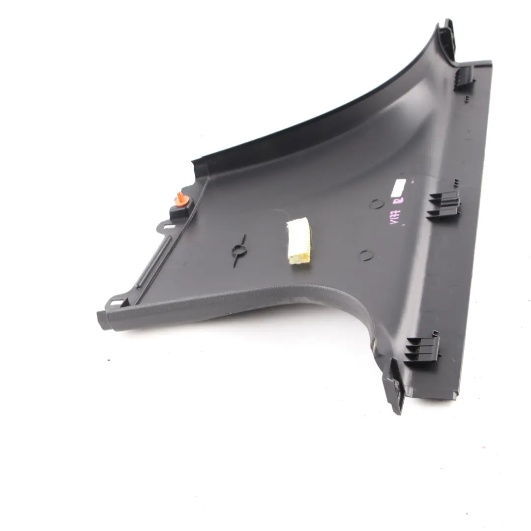 Rivestimento del pannello interno destro del montante B nero per Mercedes W177 con numero di parte A1776909801 Mercedes W177 Rivestimento del pannello interno destro del montante B nero - SKU A1776909801 - Numero di parte A1776909801