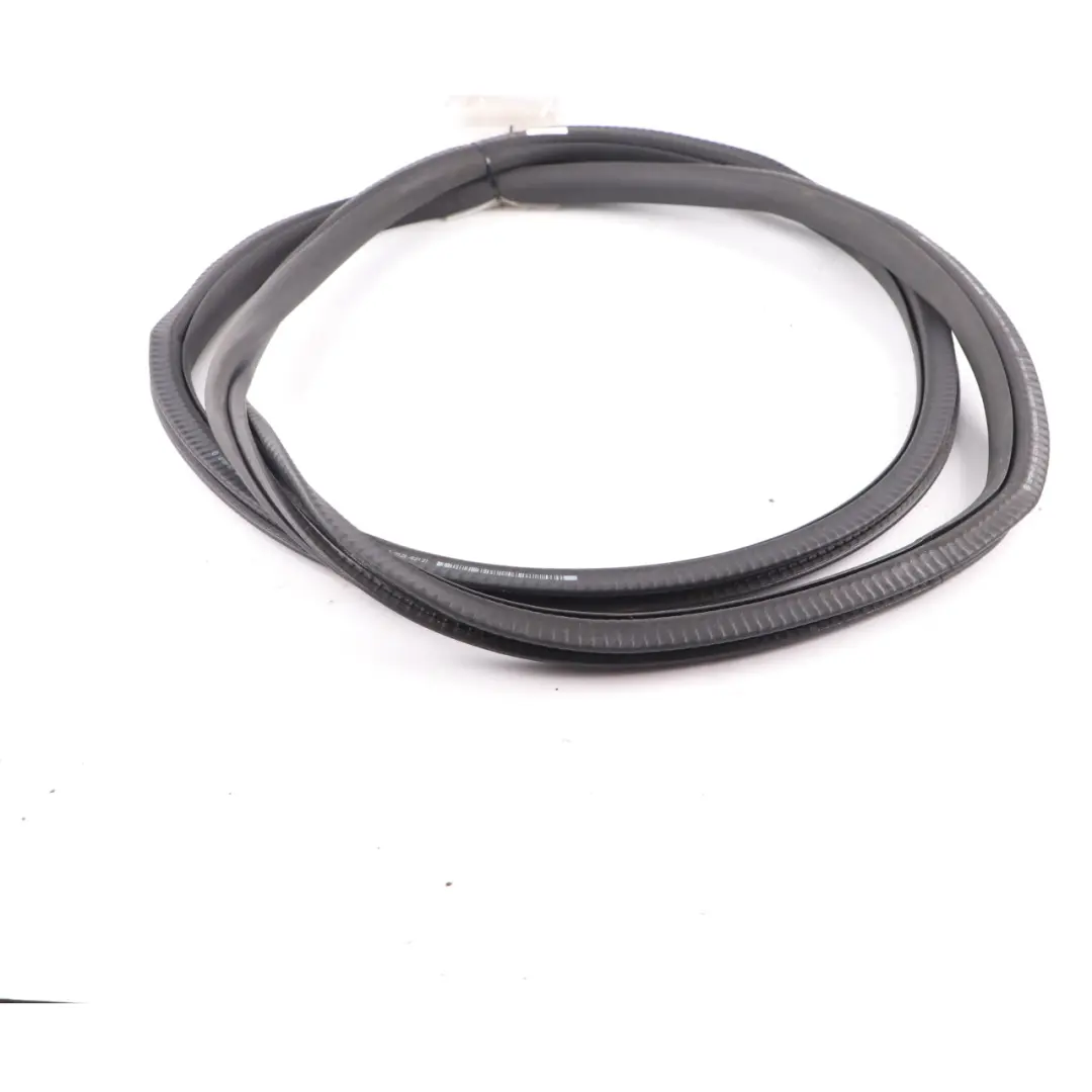 Guarnizione anteriore sinistra lato destro porta gomma per Mercedes W177 con numero di parte A1776920000 Mercedes W177 Guarnizione anteriore sinistra lato destro porta gomma - SKU A1776920000 - Numero di parte A1776920000