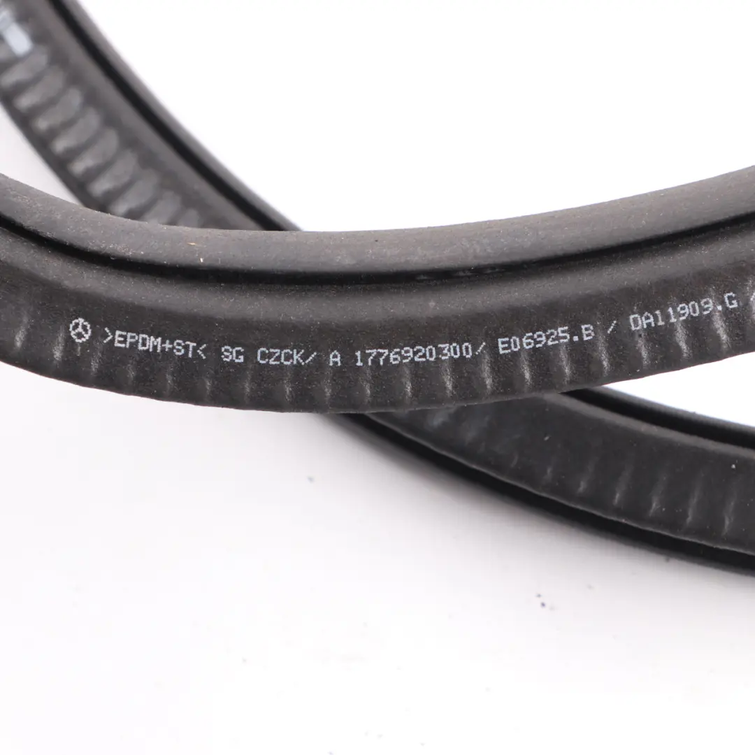 Frontdichtung Links Rechts Tür Gummidichtung für Mercedes W177 mit Teilenummer A1776920000 Mercedes W177 Frontdichtung Links Rechts Tür Gummidichtung - SKU A1776920000 - Teilenummer A1776920000