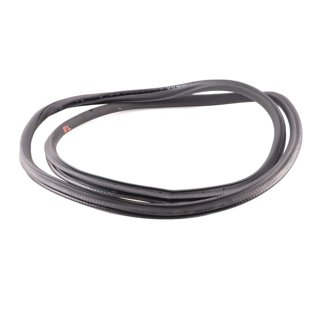 Guarnizione Bordo Porta Posteriore Sinistra Destra per Mercedes W177 con numero di parte A1776920300 Mercedes W177 Guarnizione Bordo Porta Posteriore Sinistra Destra - SKU A1776920300 - Numero di parte A1776920300