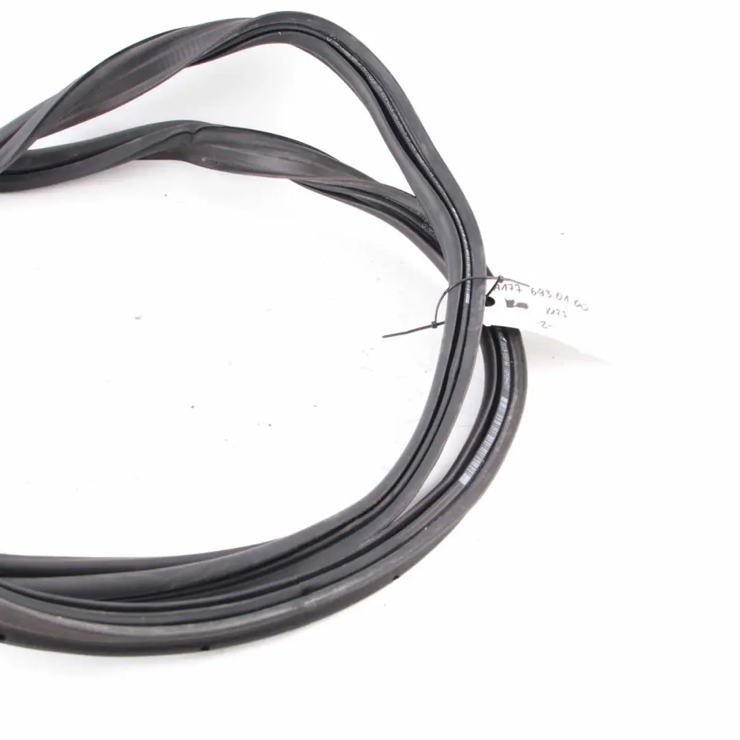 Guarnizione portellone posteriore Baule Lid Striscia A1776930100 per Mercedes V177 con numero di parte A1776930200 Mercedes V177 Guarnizione portellone posteriore Baule Lid Striscia A1776930100 - SKU A1776930200 - Numero di parte A1776930200