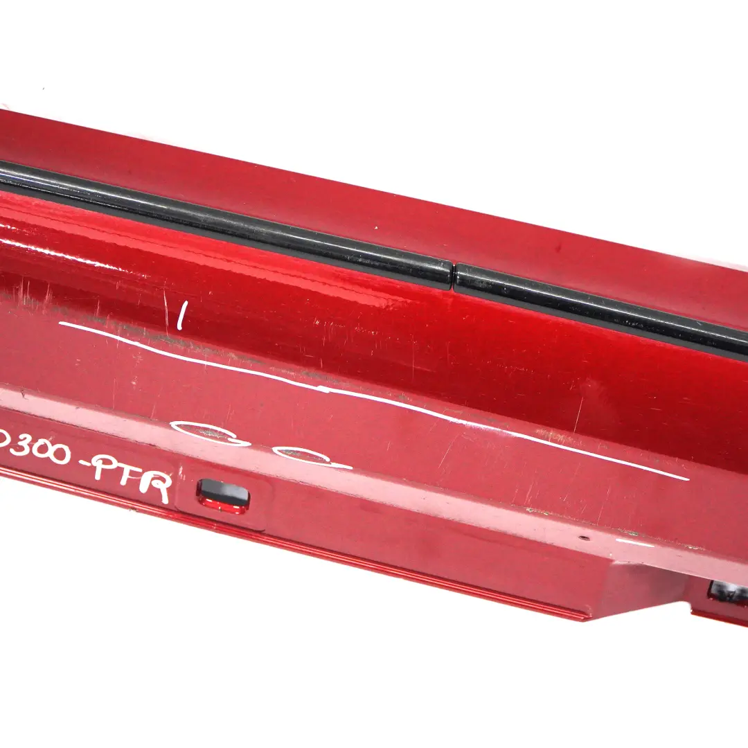 Mercedes W177 Gonna laterale sinistra copri soglia AMG W247 Rosso Patagonia 993 - SKU A1776980300-PTR - Numero di parte A1776980300
