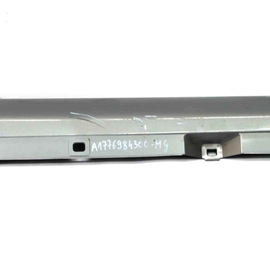 Seitenschweller rechts Türschwellerabdeckung Mountain Grey 787 für Mercedes W177 mit Teilenummer A1776984300 Mercedes W177 Seitenschweller rechts Türschwellerabdeckung Mountain Grey 787 - SKU A1776984300-MG - Teilenummer A1776984300