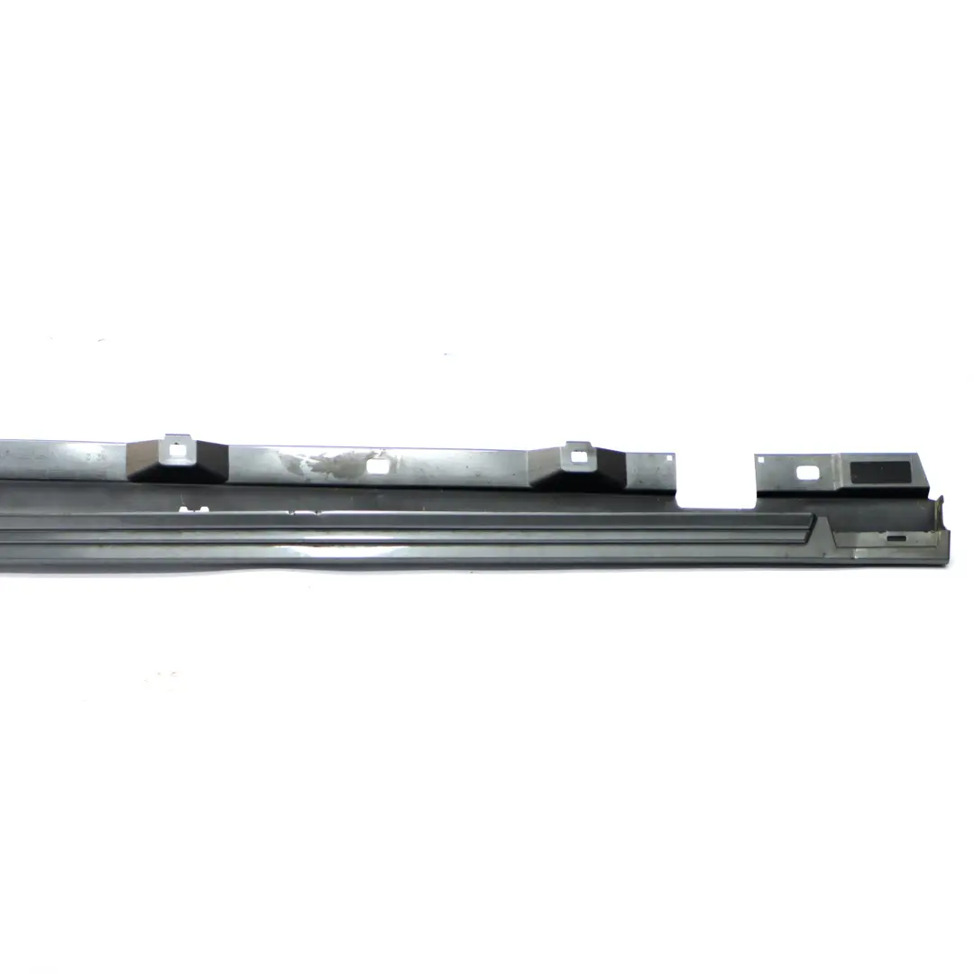 Couvercle latérale droite de seuil de porte Mountain Grey 787 pour Mercedes W177 W247 à propos du numéro de pièce A1776984300 Mercedes W177 W247 Couvercle latérale droite de seuil de porte Mountain Grey 787 - SKU A1776984300-MG - Numéro de pièce A1776984300