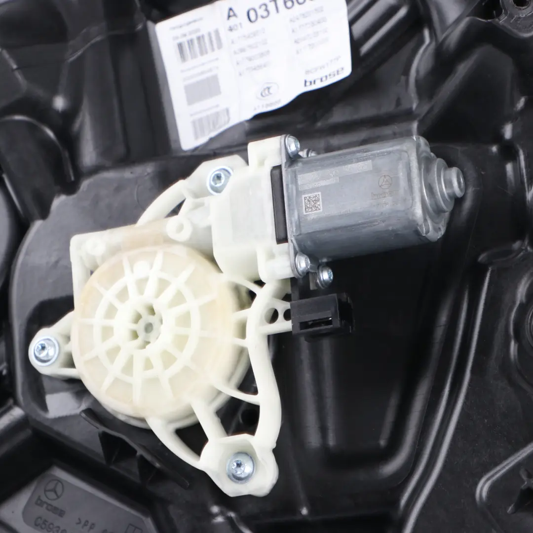 Mercedes W177 Regolatore Alzacristalli Porta Anteriore Sinistra - SKU A1777200000 - Numero di parte A1777200000