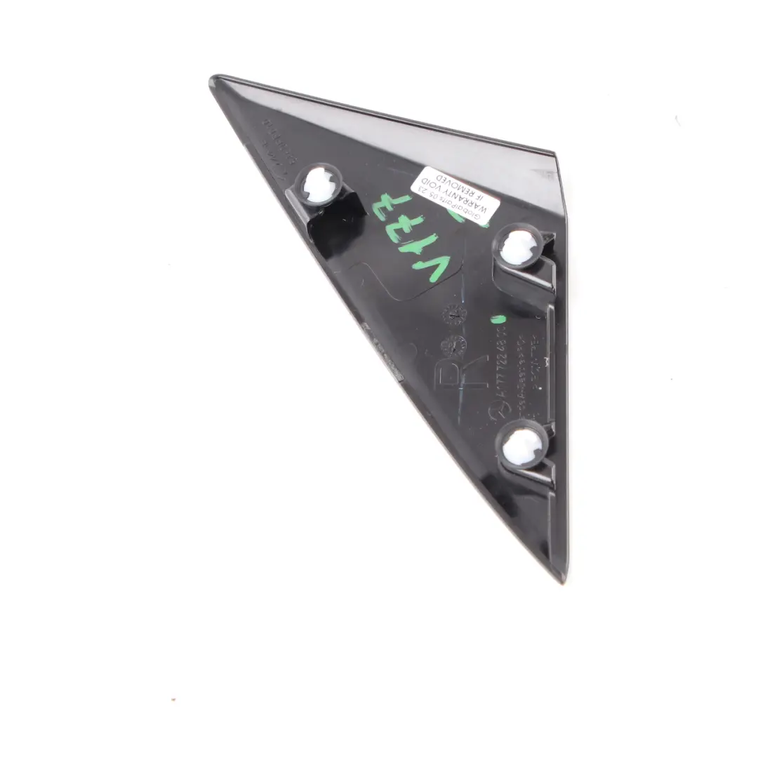 Triangle de fenêtre avant droite Couvercle de garniture brillant pour Mercedes W177 à propos du numéro de pièce A1777224800 Mercedes W177 Triangle de fenêtre avant droite Couvercle de garniture brillant - SKU A1777224800 - Numéro de pièce A1777224800