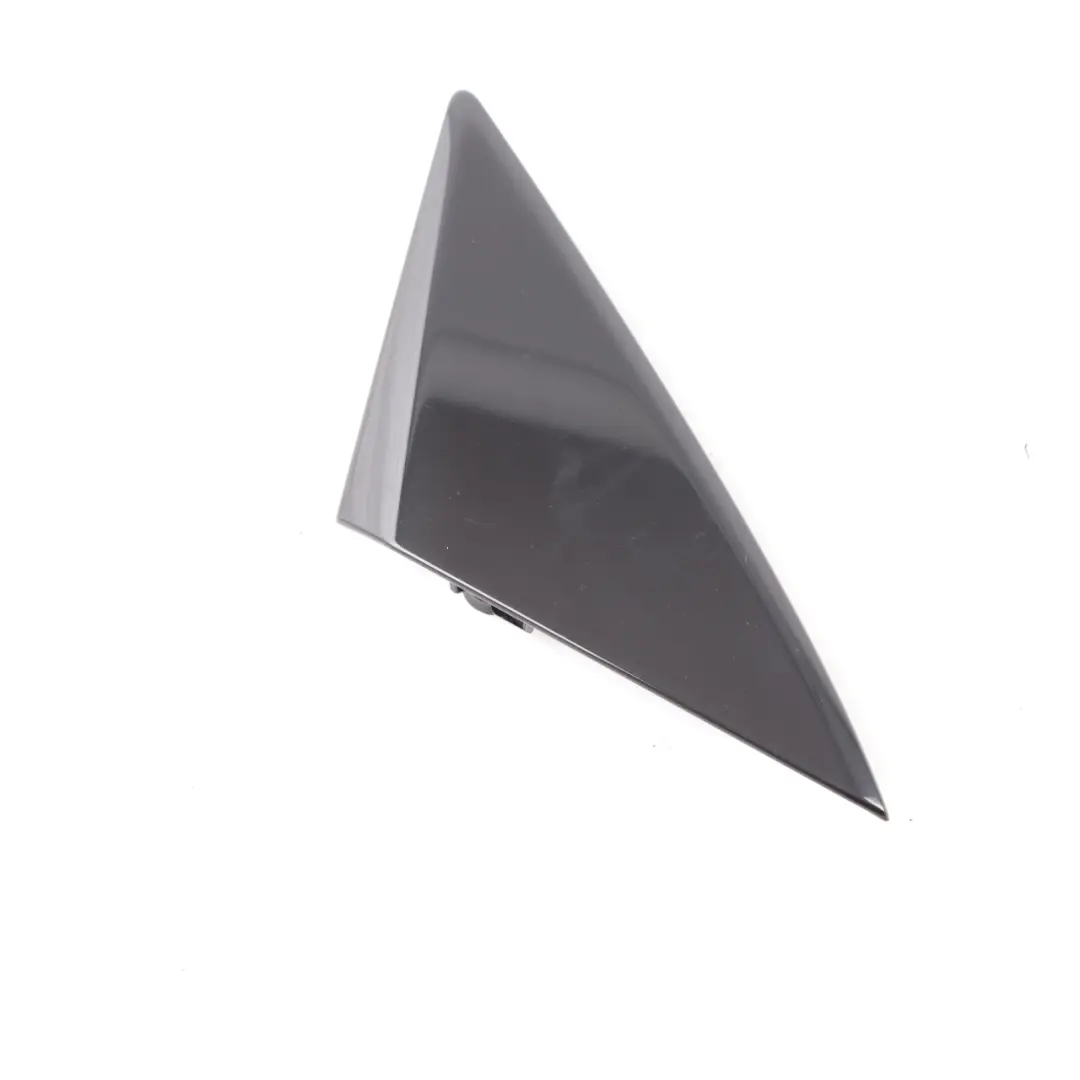 Mercedes W177 Triangle de fenêtre avant droite Couvercle de garniture brillant - SKU A1777224800 - Numéro de pièce A1777224800