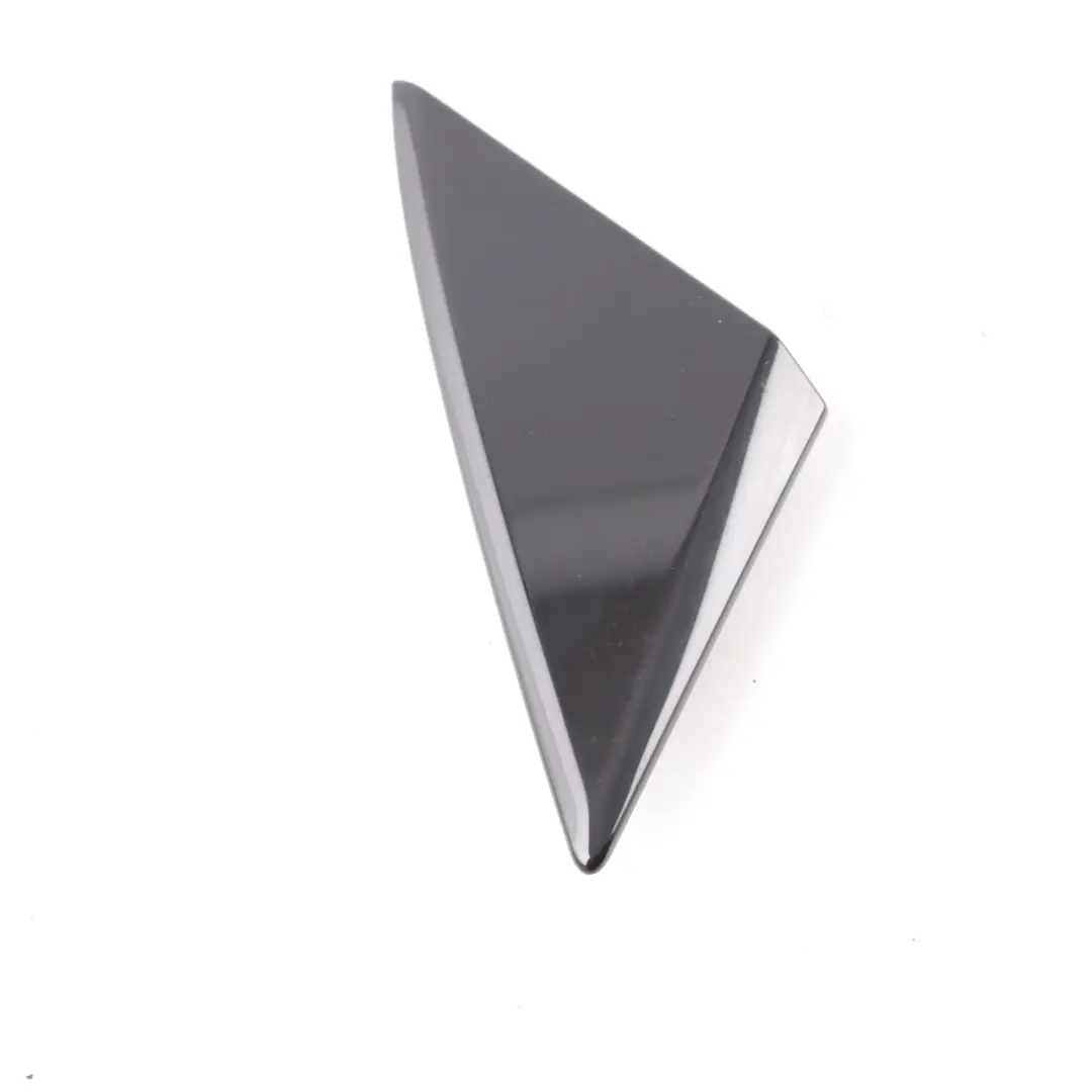 Mercedes W177 Triangle de fenêtre avant droite Couvercle de garniture brillant - SKU A1777224800 - Numéro de pièce A1777224800