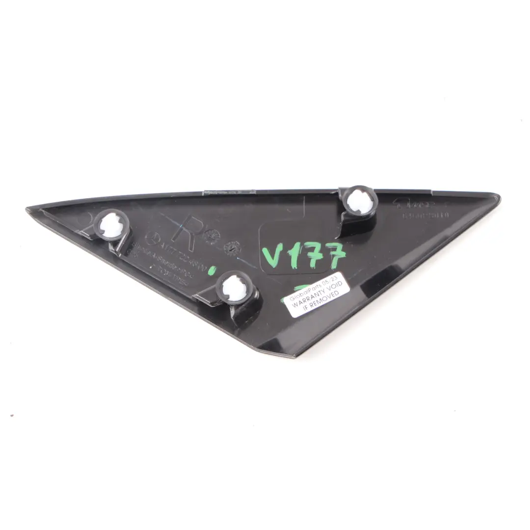 Triangle de fenêtre avant droite Couvercle de garniture brillant pour Mercedes W177 à propos du numéro de pièce A1777224800 Mercedes W177 Triangle de fenêtre avant droite Couvercle de garniture brillant - SKU A1777224800 - Numéro de pièce A1777224800
