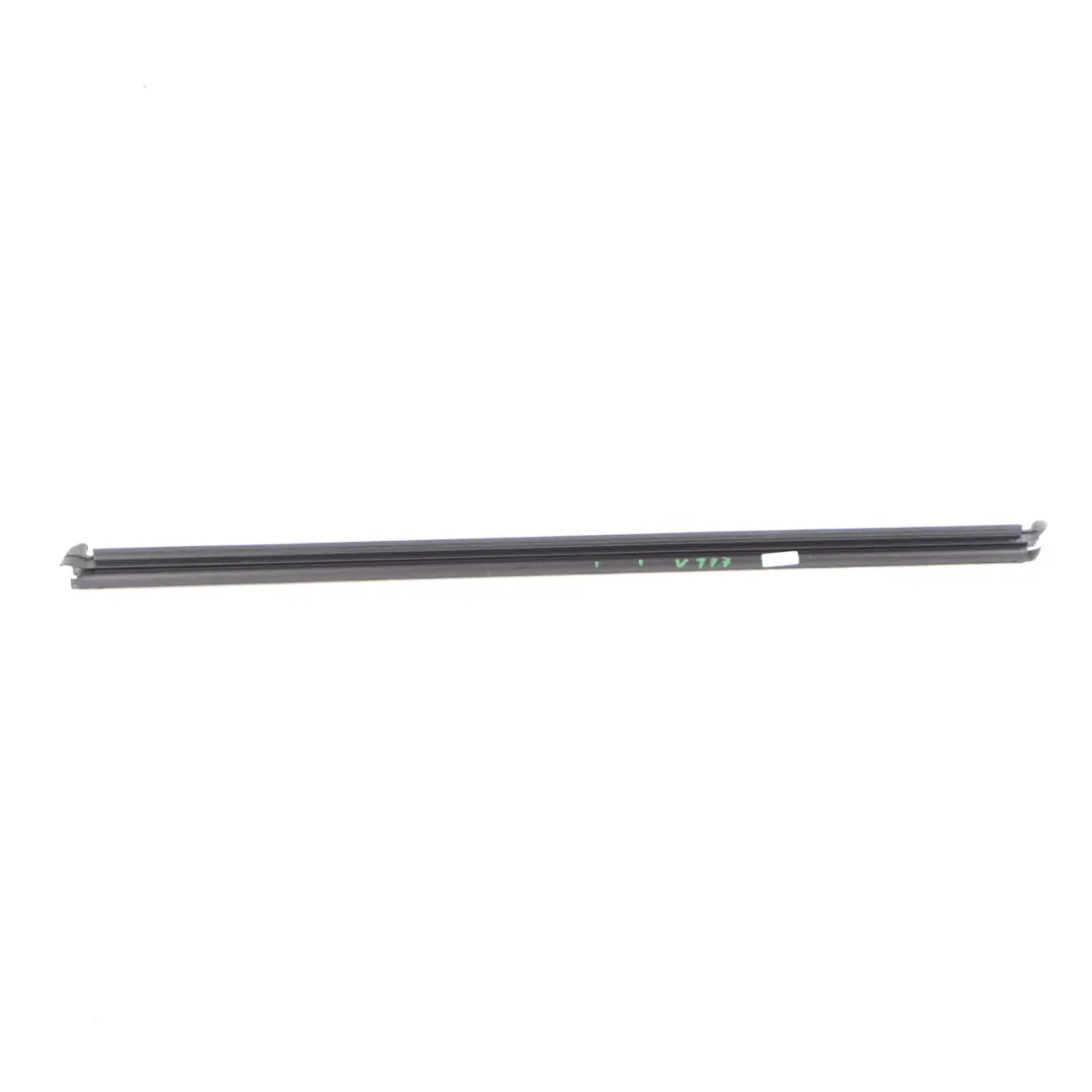 Mercedes W177 Guarnizione Finestra Porta Anteriore Sinistra Striscia A1777258100 - SKU A1777250101 - Numero di parte A1777250101