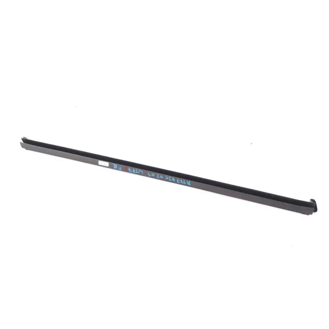 Mercedes W177 Joint de Vitres Porte Avant Droite d'Etanchéité Bande - SKU A1777250201 - Numéro de pièce A1777250201