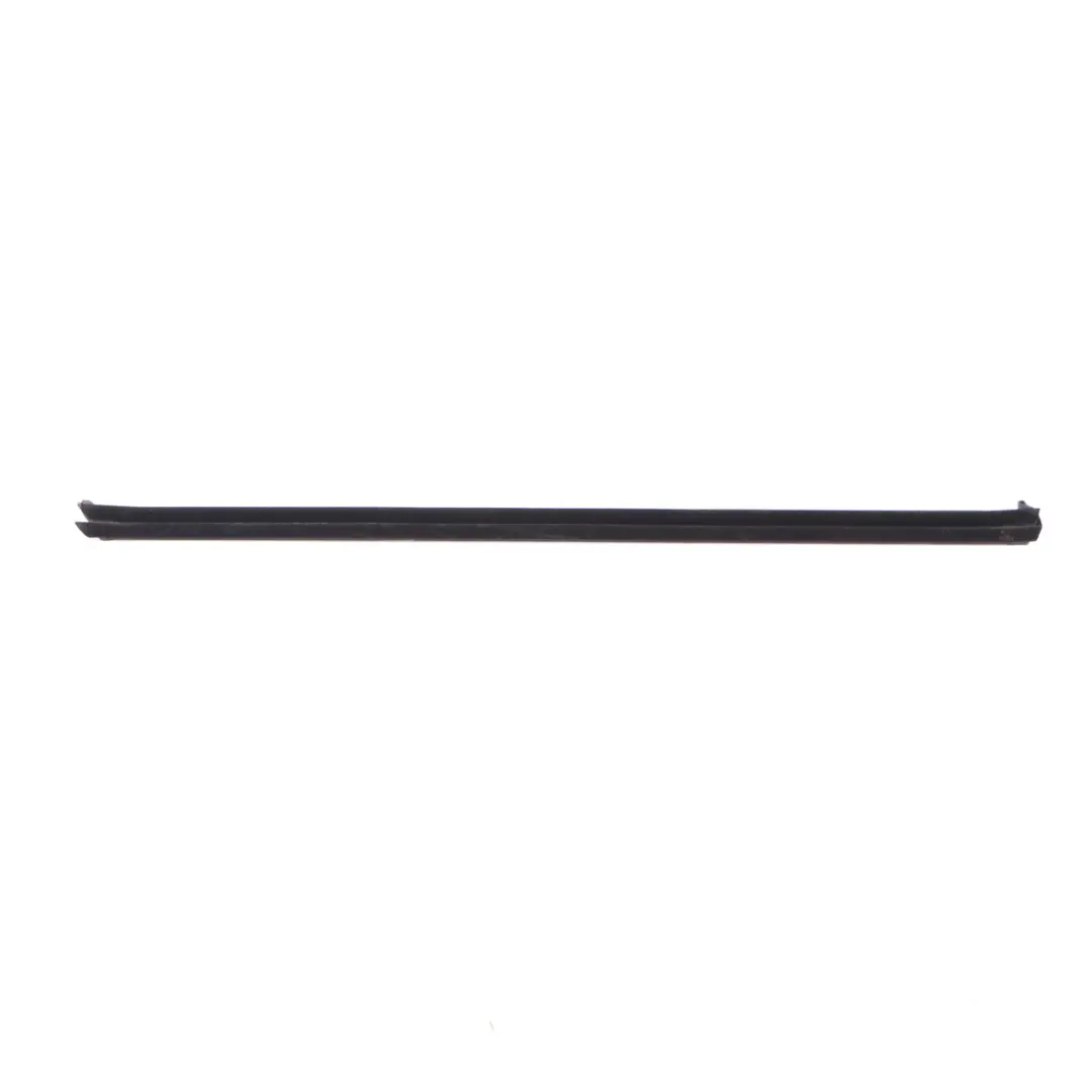 Mercedes W177 Guarnizione Finestra Porta Anteriore Destra Striscia - SKU A1777251400 - Numero di parte A1777251400