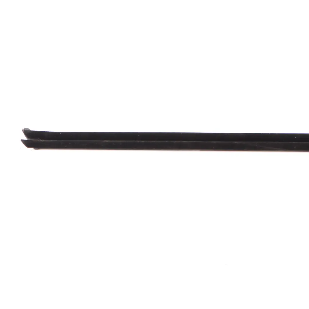 Mercedes W177 Uszczelka Szyby Drzwi Prawy Przód - SKU A1777251400 - Numer Części A1777251400