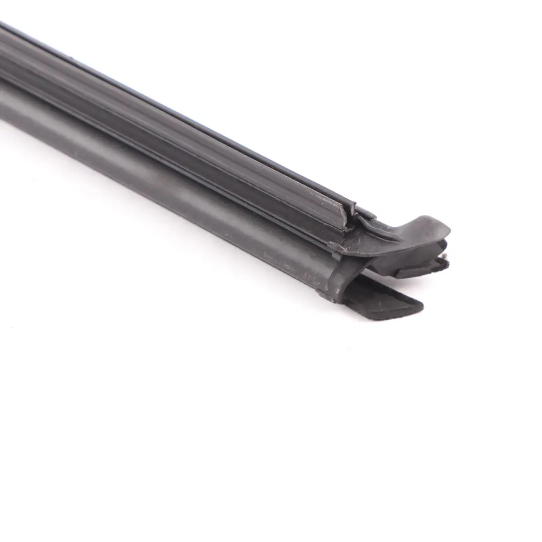 Junta Ventana Puerta Delantera Derecha Tira Sellado para Mercedes W177 con número de pieza A1777251400 Mercedes W177 Junta Ventana Puerta Delantera Derecha Tira Sellado - SKU A1777251400 - Número de pieza A1777251400