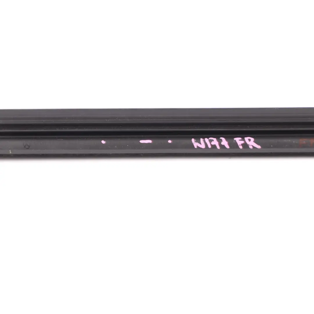 Mercedes W177 Fensterdichtung Tür Vorne Rechts Dichtungsstreifen - SKU A1777251400 - Teilenummer A1777251400