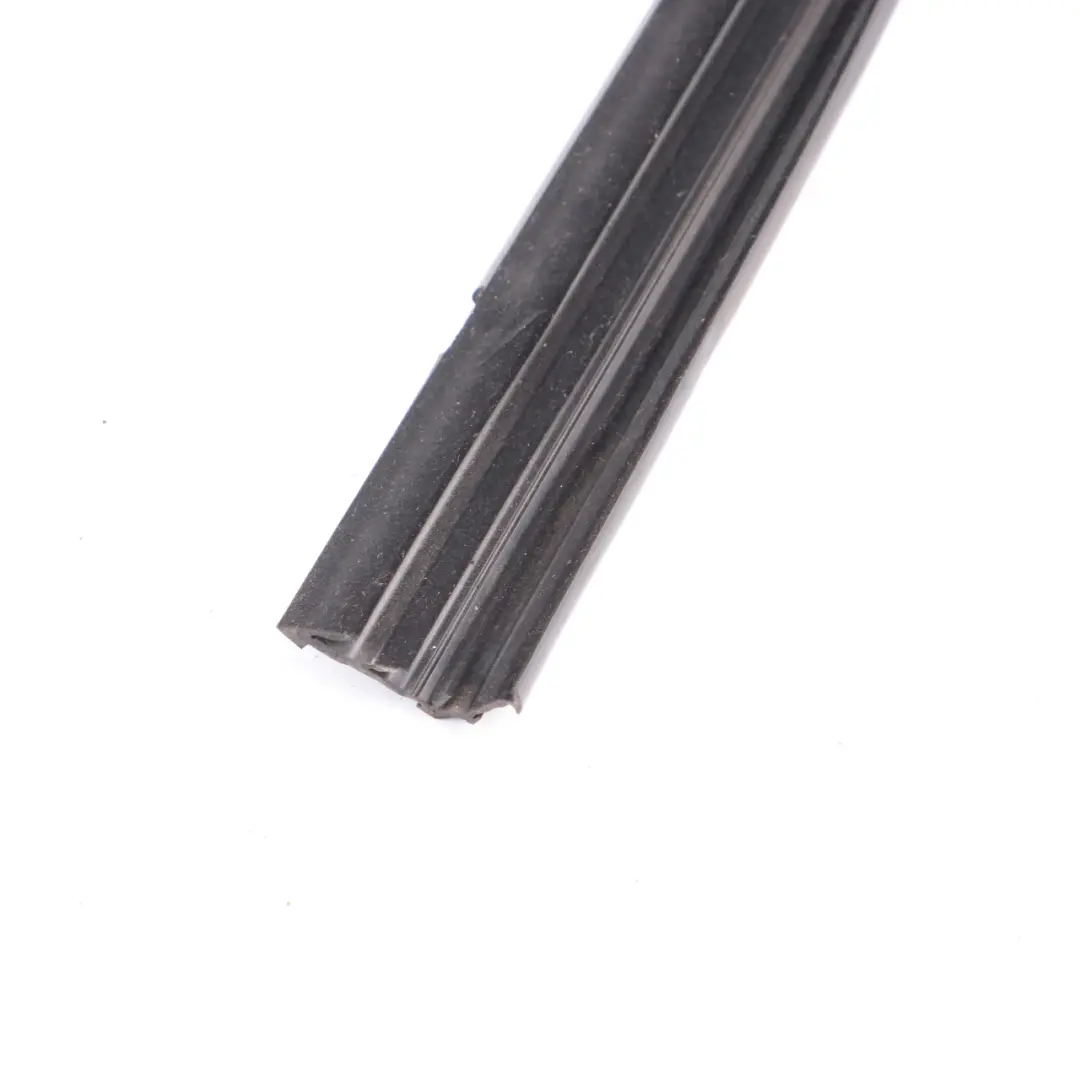 Mercedes W177 Joint de Vitres Porte Avant Gauche Cadre - SKU A1777252100 - Numéro de pièce A1777252100