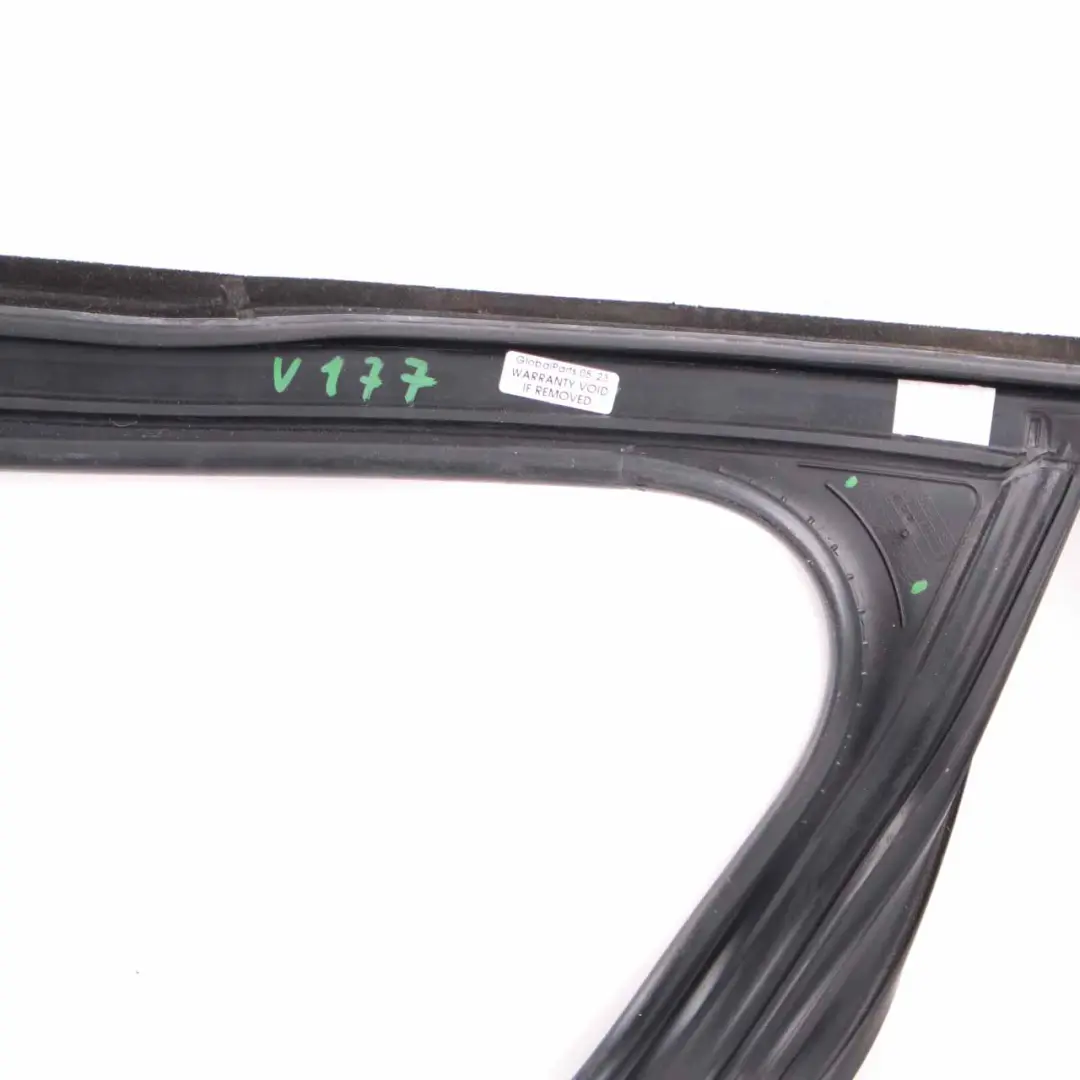 Guarnizione Finestra Porta Anteriore Destra Telaio per Mercedes W177 con numero di parte A1777252200 Mercedes W177 Guarnizione Finestra Porta Anteriore Destra Telaio - SKU A1777252200 - Numero di parte A1777252200