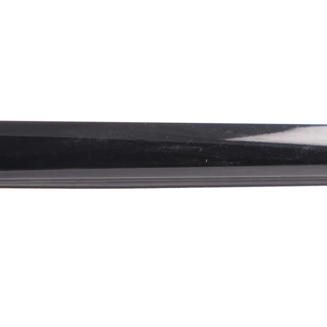 Striscia guarnizione finestrino della porta sinistra Lucentezza Mercedes W177 - SKU A1777254300 - Numero di parte A1777254300