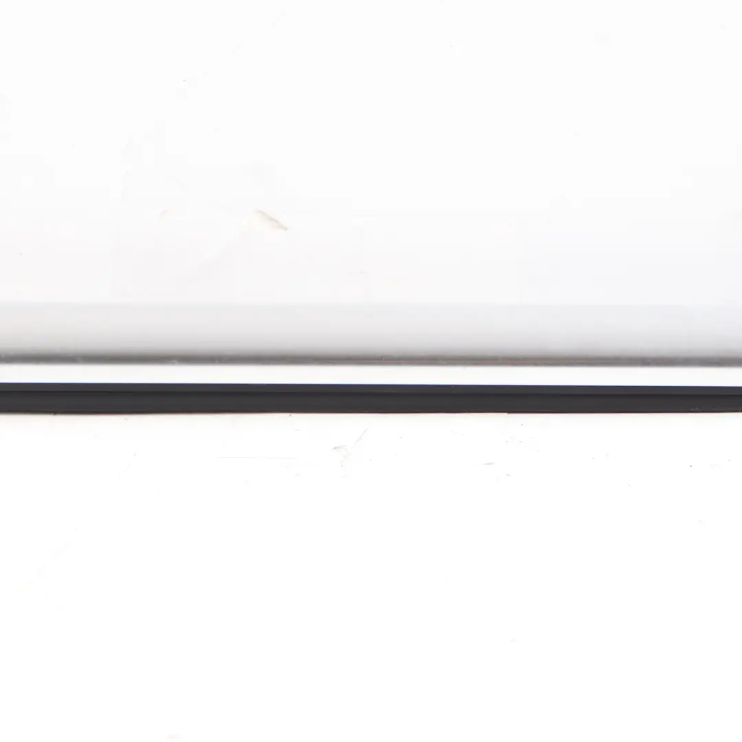 Mercedes W177 Moulure de Fenêtre de Porte Avant Droite Chromée A1777250400 - SKU A1777258600 - Numéro de pièce A1777258600