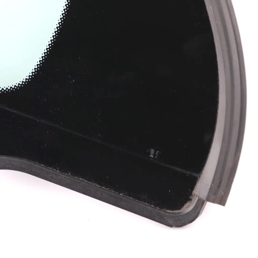 Ventana Cristal Puerta Trasera Izquierda Lado Cuarto para Mercedes W177 con número de pieza A1777300100 Mercedes W177 Ventana Cristal Puerta Trasera Izquierda Lado Cuarto - SKU A1777300100 - Número de pieza A1777300100