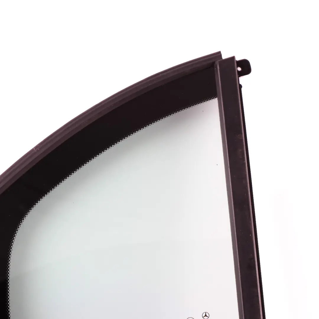 Finestrino Vetro Porta Posteriore Destra Quartiere AS2 per Mercedes W177 con numero di parte A1777300200 Mercedes W177 Finestrino Vetro Porta Posteriore Destra Quartiere AS2 - SKU A1777300200 - Numero di parte A1777300200