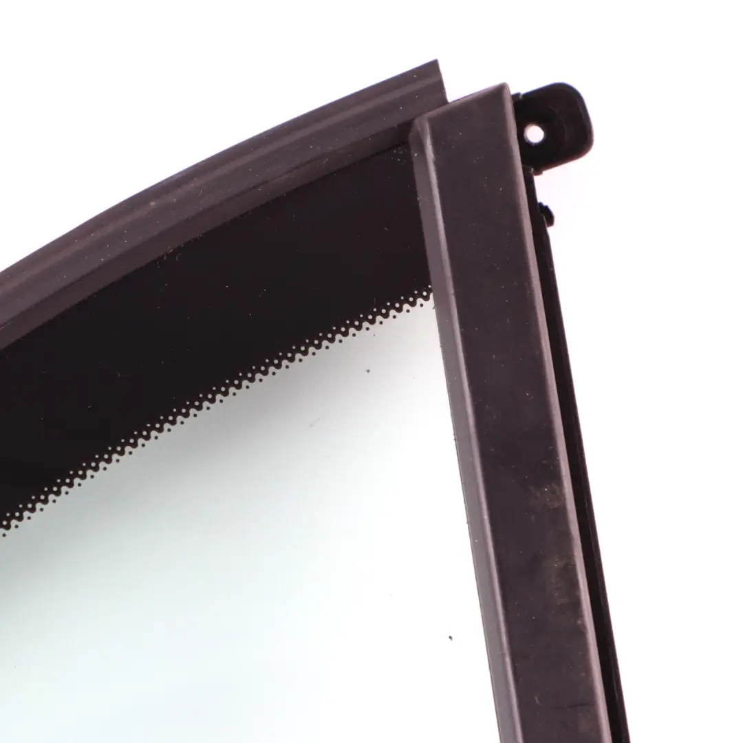 Ventana Vidrio Puerta Trasera Derecha Lado Cuarto AS2 para Mercedes W177 con número de pieza A1777300200 Mercedes W177 Ventana Vidrio Puerta Trasera Derecha Lado Cuarto AS2 - SKU A1777300200 - Número de pieza A1777300200