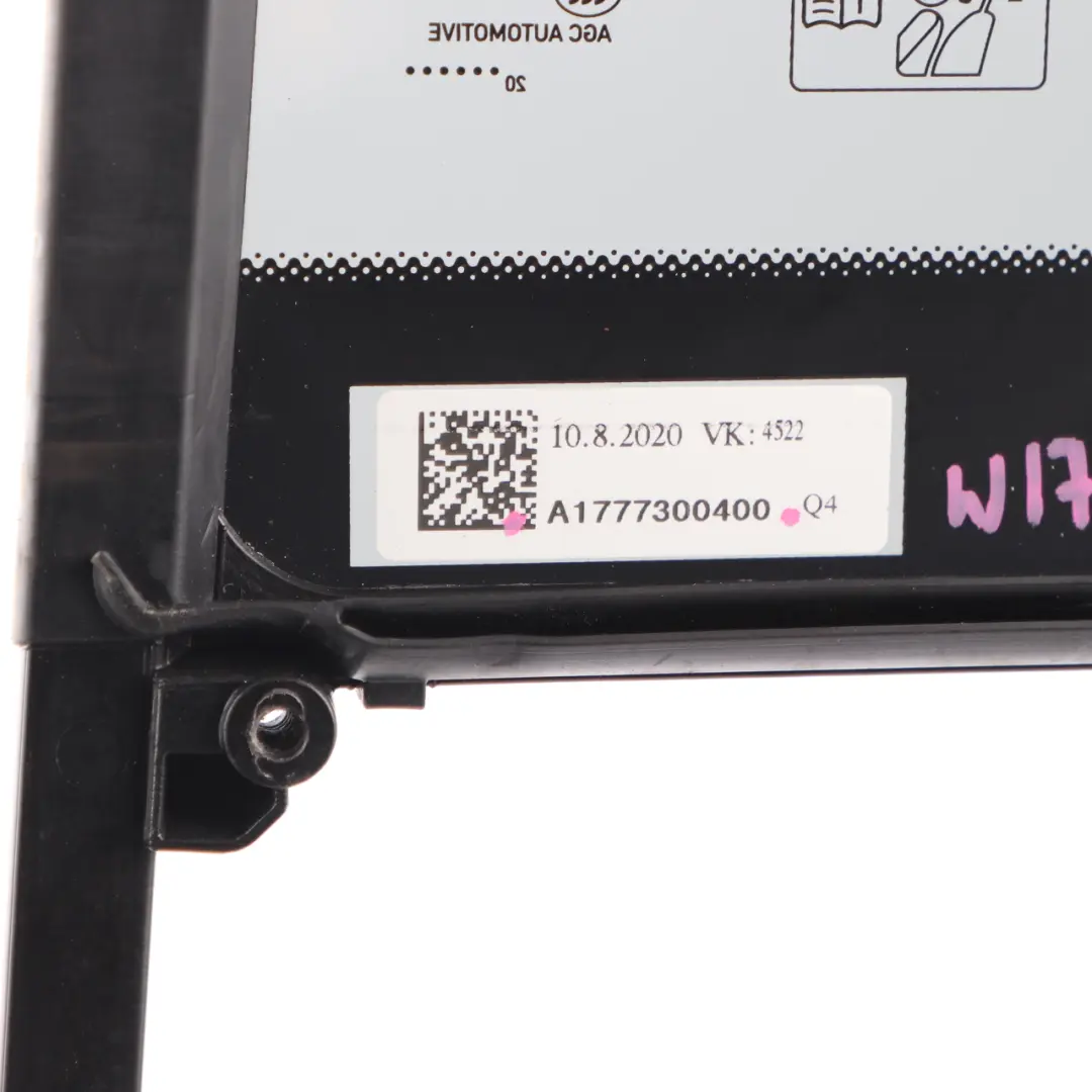 Vitrage Porte Arrière Droite Quartier Teinté AS3 pour Mercedes W177 à propos du numéro de pièce A1777300400 Mercedes W177 Vitrage Porte Arrière Droite Quartier Teinté AS3 - SKU A1777300400 - Numéro de pièce A1777300400