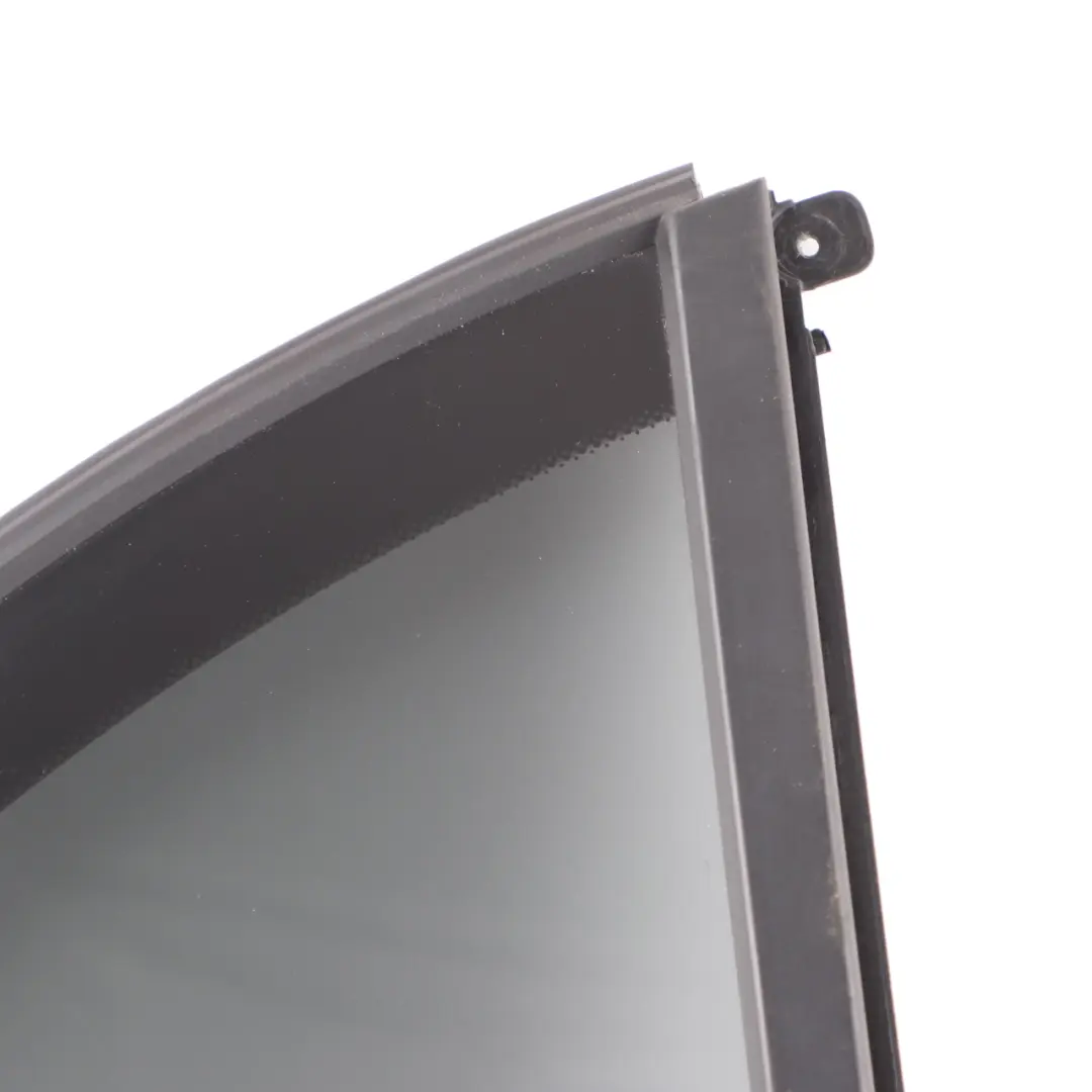 Cristal Puerta Trasera Derecha Cuarto Tintado AS3 para Mercedes W177 con número de pieza A1777300400 Mercedes W177 Cristal Puerta Trasera Derecha Cuarto Tintado AS3 - SKU A1777300400 - Número de pieza A1777300400