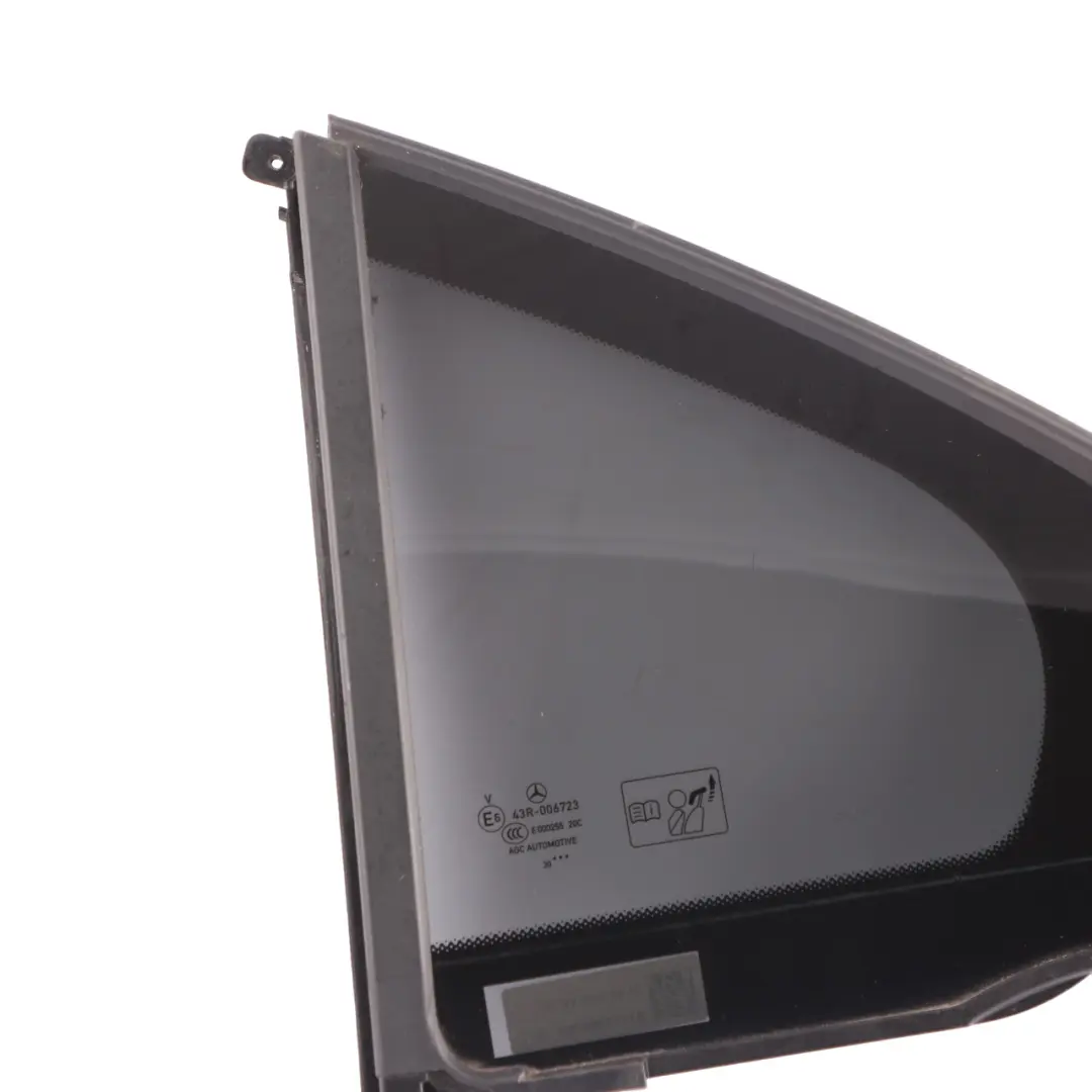 Vetro finestrino posteriore sinistro quarto nero AS3 per Mercedes V177 con numero di parte A1777300702 Mercedes V177 Vetro finestrino posteriore sinistro quarto nero AS3 - SKU A1777300702 - Numero di parte A1777300702