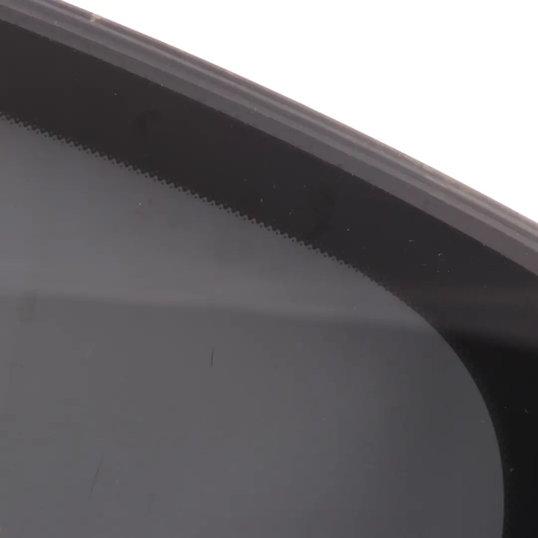 Fensterscheibe Hinten Links Viertel Seite Schwarz AS3 für Mercedes V177 mit Teilenummer A1777300702 Mercedes V177 Fensterscheibe Hinten Links Viertel Seite Schwarz AS3 - SKU A1777300702 - Teilenummer A1777300702