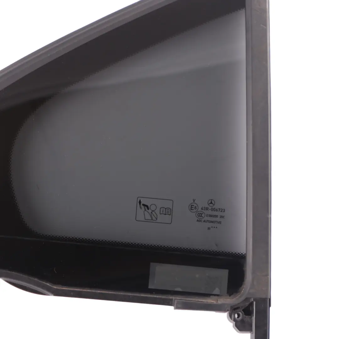 Fensterscheibe Hinten Rechts Viertel Seite Schwarz AS3 für Mercedes V177 mit Teilenummer A1777300802 Mercedes V177 Fensterscheibe Hinten Rechts Viertel Seite Schwarz AS3 - SKU A1777300802 - Teilenummer A1777300802