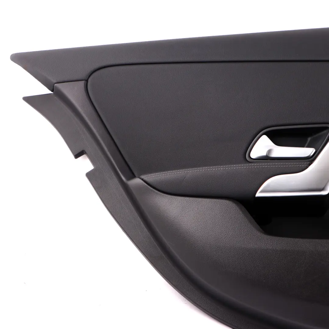 Scheda porta posteriore Mercedes W177 Rivestimento rivestimento pelle nero per con numero di parte A1777303100 Scheda porta posteriore Mercedes W177 Rivestimento rivestimento pelle nero - SKU A1777303100 - Numero di parte A1777303100