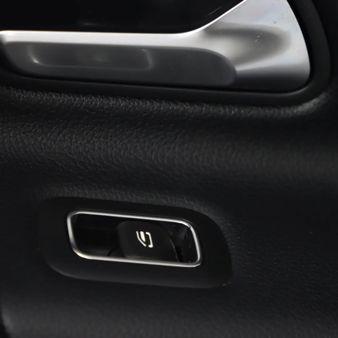 Scheda porta posteriore Mercedes W177 destra Pelle Nero per con numero di parte A1777303200 Scheda porta posteriore Mercedes W177 destra Pelle Nero - SKU A1777303200-1 - Numero di parte A1777303200