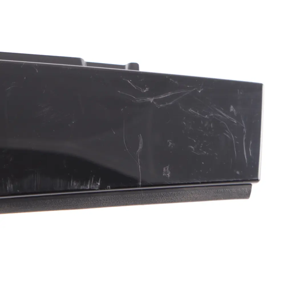 Mercedes W177 Cache De Montant De Fenêtre Arrière Droit Brillant - SKU A1777320200 - Numéro de pièce A1777320200