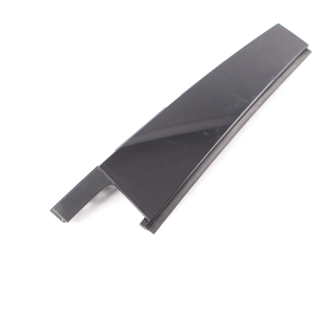Mercedes W177 Cache De Montant De Fenêtre Arrière Droit Brillant - SKU A1777320200 - Numéro de pièce A1777320200