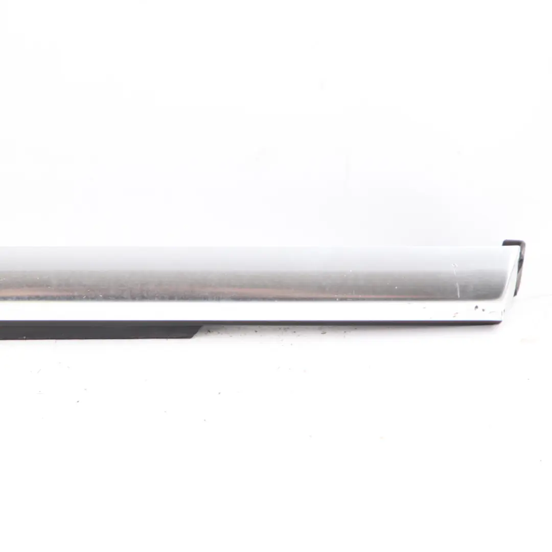 Mercedes W177 Joint vitre arrière gauche Chrome - SKU A1777350300 - Numéro de pièce A1777350300
